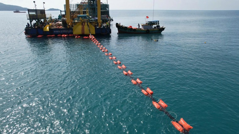 Đóng điện thành công dự án cấp điện từ điện lưới quốc gia ra Côn Đảo ảnh 1