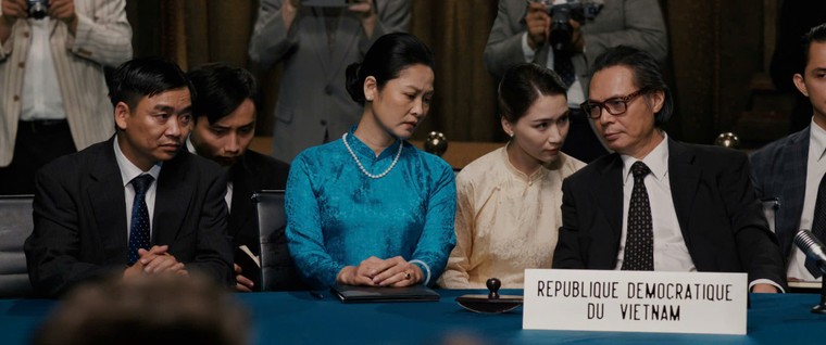 Tính nữ trong “Mưa đỏ” của Đặng Thái Huyền khác “Địa đạo” thế nào? ảnh 1