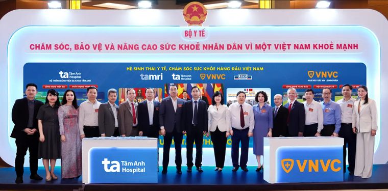 Bệnh viện Tâm Anh giới thiệu dàn Robot AI hiện đại trong Triển lãm tại Nhà quốc hội ảnh 3