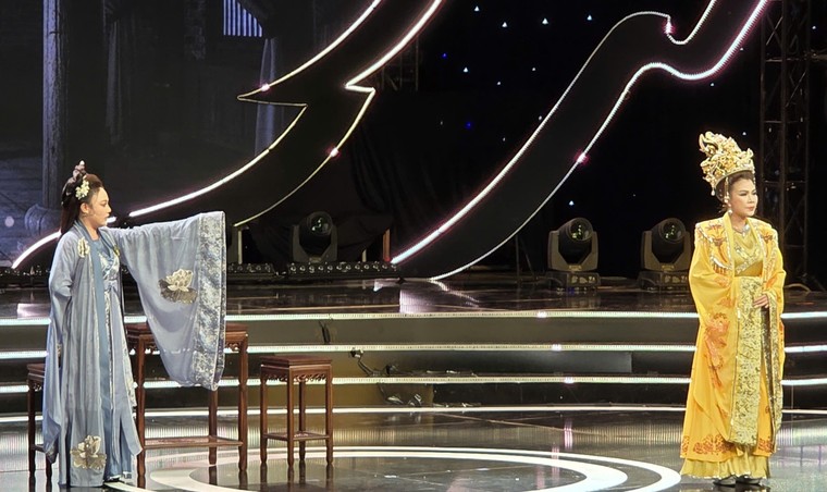 Thùy Dương đăng quang Chuông vàng vọng cổ 2025 ảnh 1