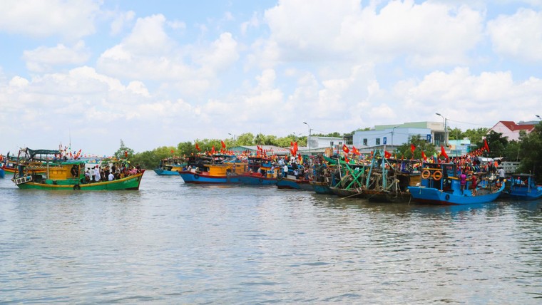 Lễ cúng Ông: Nghi thức quan trọng nhất của Lễ hội Nghinh Ông Cần Giờ 2025 ảnh 8