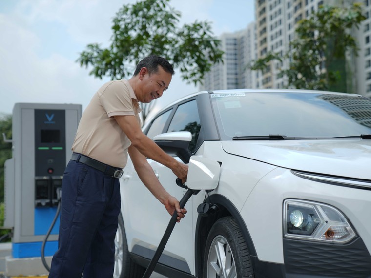 Grab thử nghiệm dịch vụ GrabCar Xe Điện ảnh 1