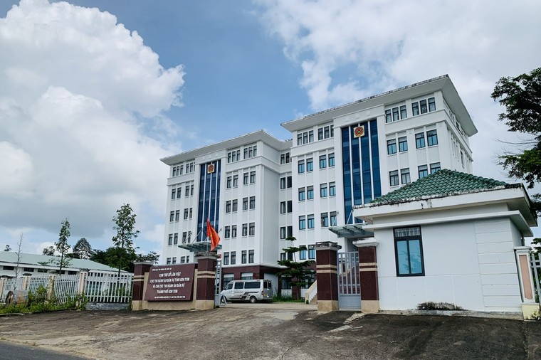 Vụ Chi cục THADS TP.Kon Tum bị kiện: Tòa tuyên trả tiền thì sẽ thi hành án thế nào? ảnh 1