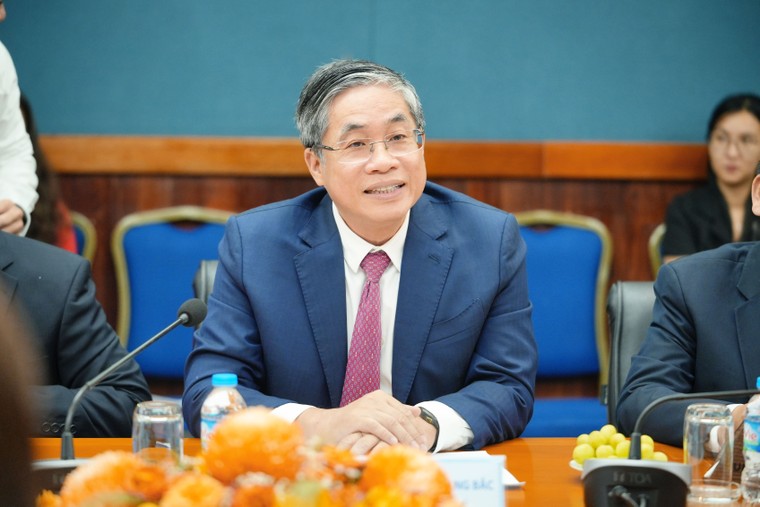 Long Châu – Bệnh viện Đại học Y Dược ký kết hợp tác chiến lược, đồng kiến tạo hệ sinh thái y tế vì sức khỏe người Việt ảnh 3