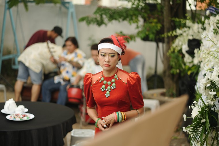 Bình Bồng Bột và “Phá đám: Sinh nhật mẹ” ảnh 2