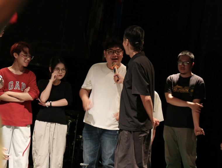 Khán giả tập kịch cùng nghệ sĩ trong vở “Ảo Quan” ảnh 3