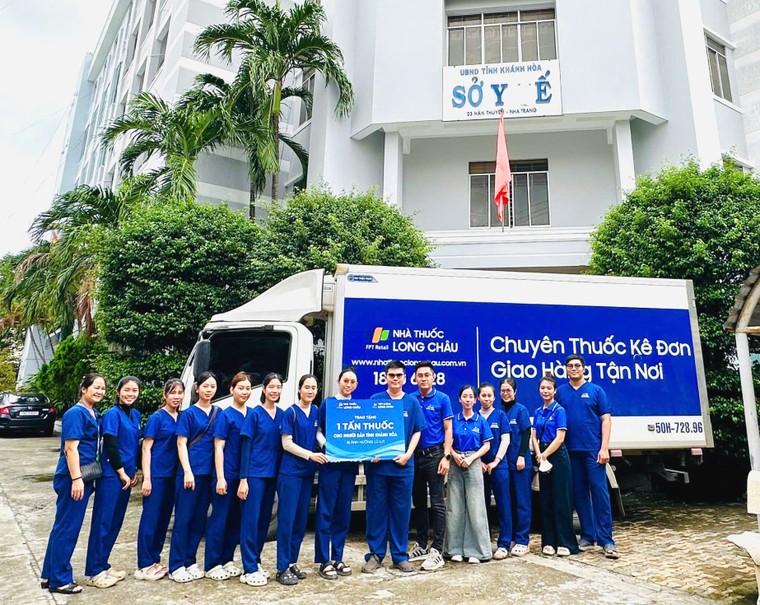 Long Châu hỗ trợ đồng bào Khánh Hòa một tấn thuốc và vật tư y tế ảnh 2