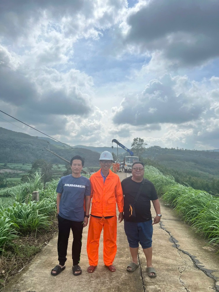 Vùng lũ Phú Yên: Đến để thêm thương ảnh 2