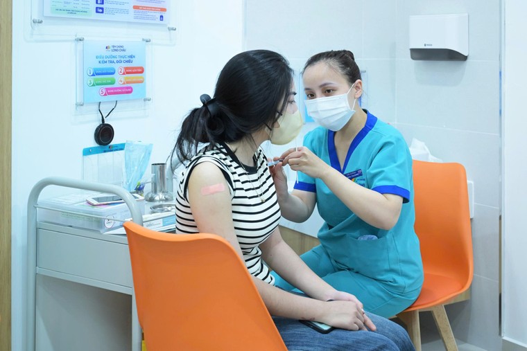 Cúm A “thổi bùng” biến chứng viêm phổi, suy hô hấp, nhiễm khuẩn huyết ở trẻ ảnh 2