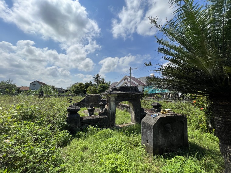 Về Quảng Ngãi thăm di tích lịch sử nhà thờ và mộ Phó Quản Cơ Huỳnh Văn Túy ảnh 1