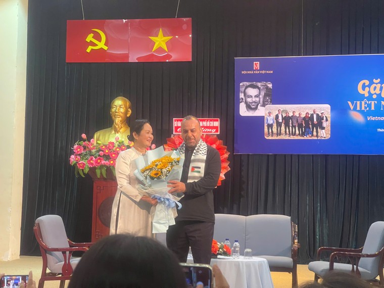 Gặp gỡ thi ca Việt Nam – Palestine ảnh 2