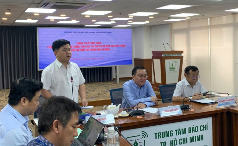 Liên kết giáo dục: Sở GD-ĐT TP.HCM nói “không chỉ đạo, không cấp phép, không kinh doanh”? ảnh 2