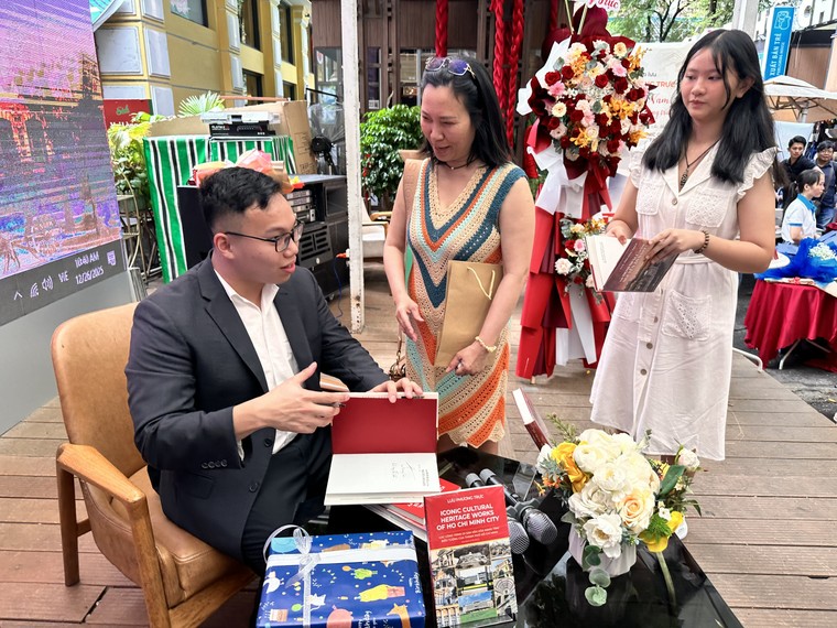 Lưu Phương Trực: Gen Z viết sách sử Việt bằng tiếng Anh ảnh 4