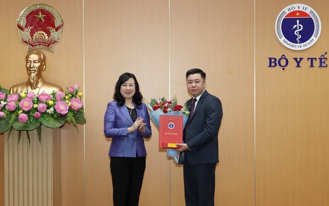 Chánh Văn phòng Bộ Y tế Hà Anh Đức thêm chức, tái bổ nhiệm Cục trưởng Cục Quản lý Dược Vũ Tuấn Cường ảnh 3