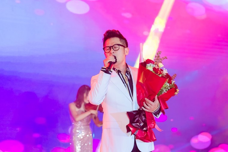 Bằng Kiều: 'Tân Á Đại Thành đã gắn bó với người Việt như một ca khúc bất hủ' ảnh 6