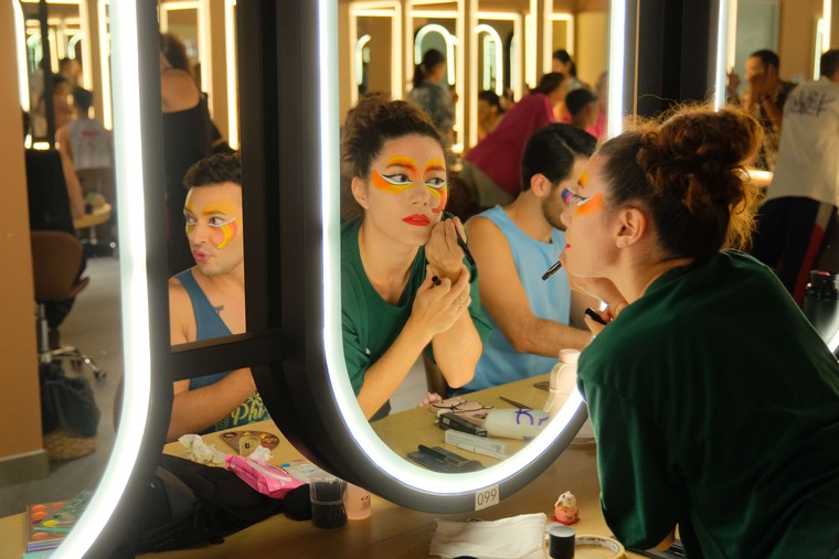 Hé lộ những hình ảnh đầu tiên của show diễn đẳng cấp quốc tế Nụ Hôn Của Biển Cả ảnh 2