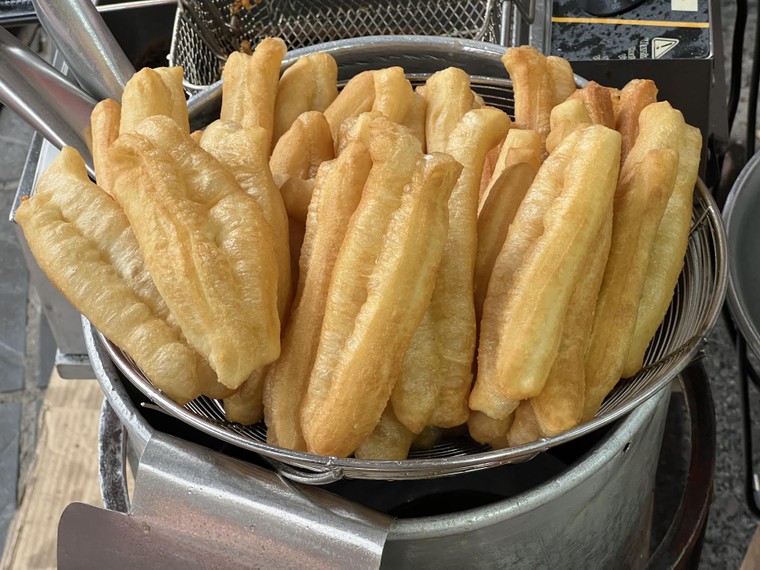 Phở ngon phải ăn cùng quẩy ngon... ảnh 5