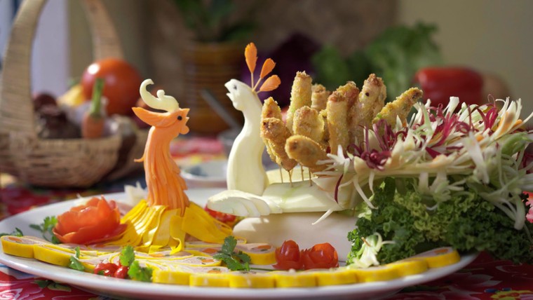 Viết câu chuyện “chưa được kể” về xứ Huế ảnh 2