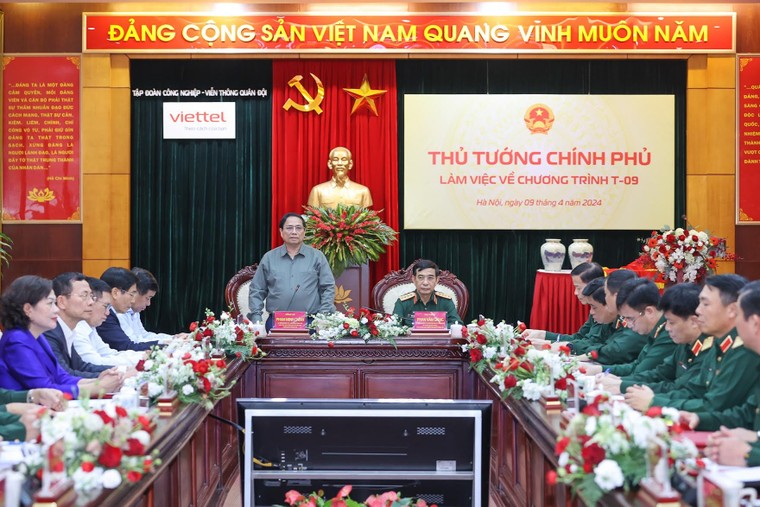 Thủ tướng Chính phủ Phạm Minh Chính làm việc tại Tập đoàn Viettel về chương trình T-09 ảnh 1