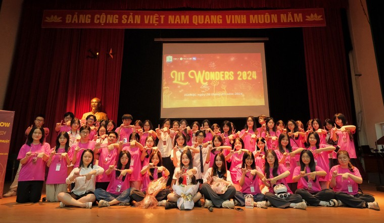 "Dạ Huyền" - Mở rộng không gian đối thoại văn học với người trẻ ảnh 4