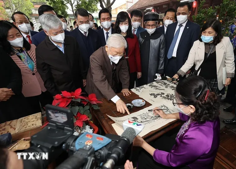 Tổng Bí thư Nguyễn Phú Trọng - nhà lãnh đạo xuất sắc trên mặt trận văn hóa ảnh 11