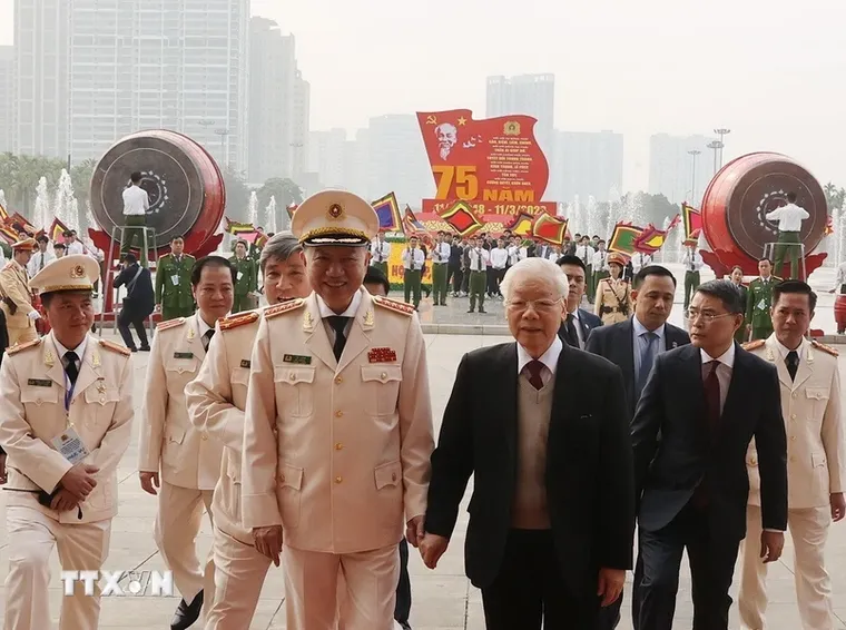 Tổng Bí thư Nguyễn Phú Trọng: Công an và Quân đội là “lá chắn” bảo vệ đất nước ảnh 13