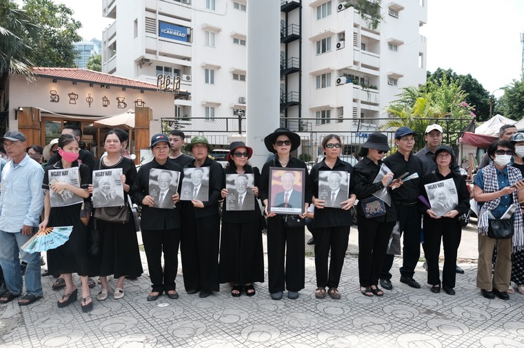 Ấn phẩm Ngày Nay theo người dân tiễn biệt Tổng Bí thư Nguyễn Phú Trọng ảnh 7