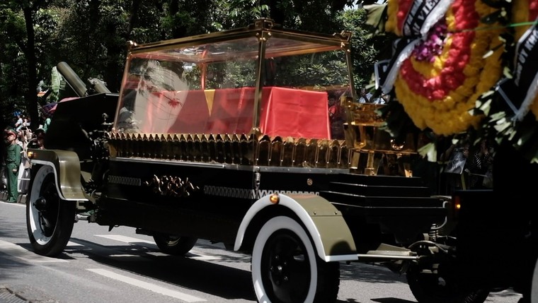 Linh xa đưa Tổng Bí thư Nguyễn Phú Trọng về nơi an nghỉ cuối cùng ảnh 1