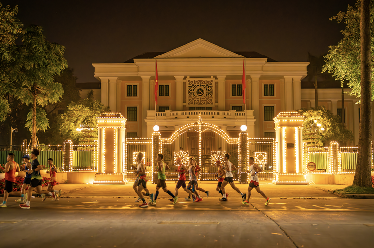 Các chân chạy Kenya thống trị đường đua VPIM 2024 ảnh 10