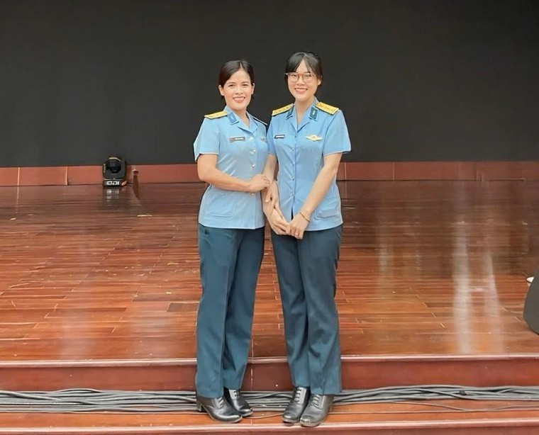 Không phải cứ cầm súng mới là chiến đấu ảnh 3