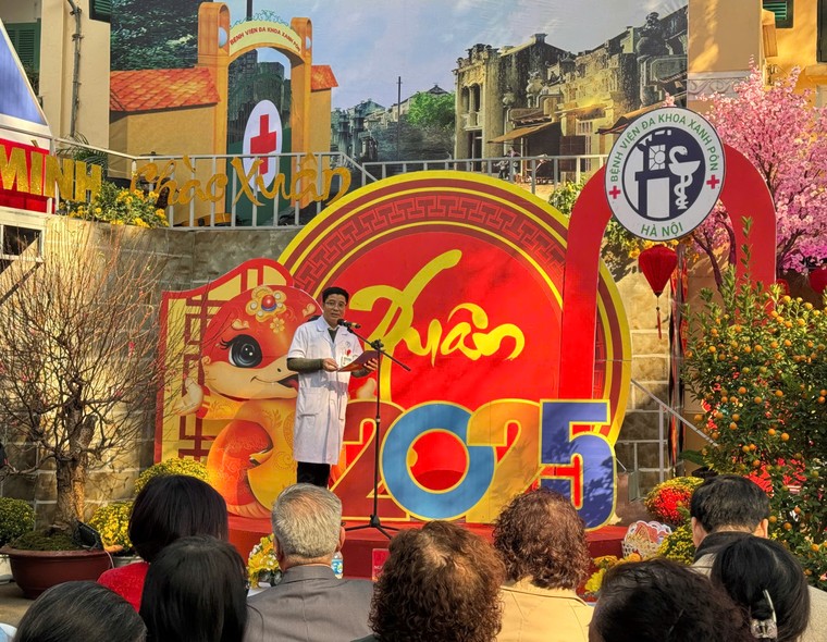 Rộn ràng không gian "Phố Tết" chào Xuân 2025 tại Bệnh viện Xanh Pôn ảnh 2