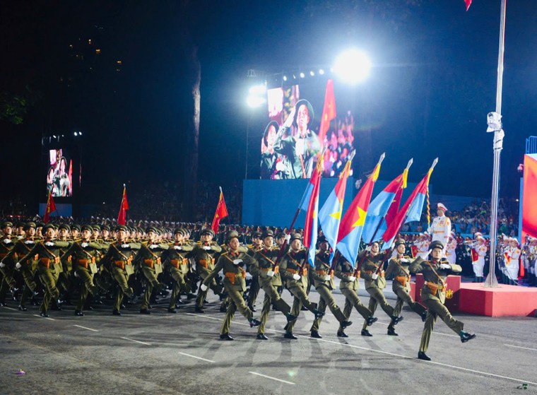Mãn nhãn buổi sơ duyệt cấp Nhà nước Lễ kỷ niệm 50 năm Ngày Giải phóng miền Nam, thống nhất đất nước ảnh 1