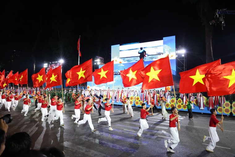 Mãn nhãn buổi sơ duyệt cấp Nhà nước Lễ kỷ niệm 50 năm Ngày Giải phóng miền Nam, thống nhất đất nước ảnh 7