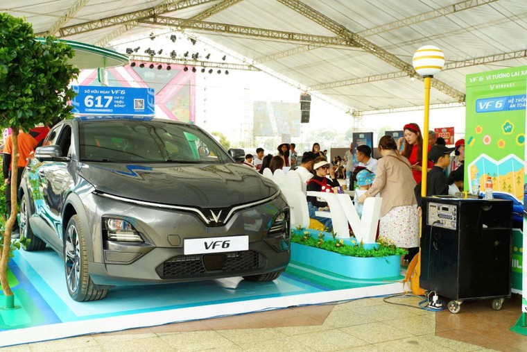 VinFast VF 6 ưu đãi dồn dập, giá lăn bánh khiến khách hàng “khó cưỡng” ảnh 1