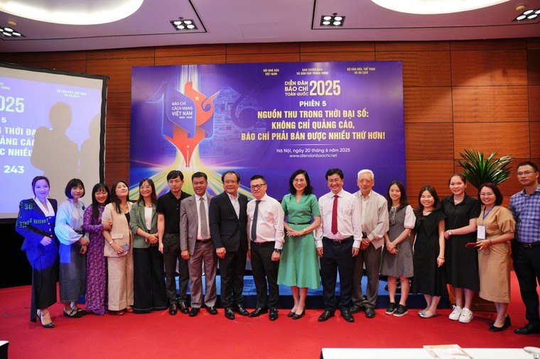 Báo chí phải “bán” được nhiều thứ hơn! ảnh 2