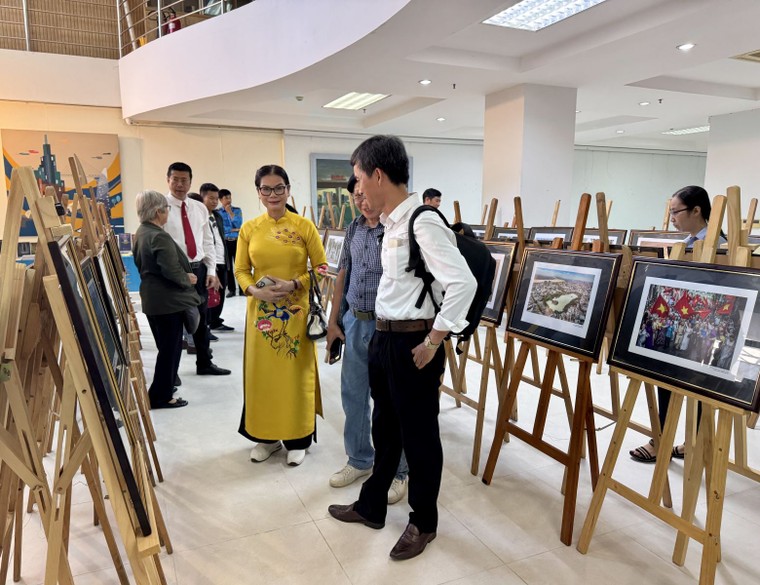 Bản sắc văn hóa đô thị qua lăng kính văn học nghệ thuật 3 miền ảnh 1