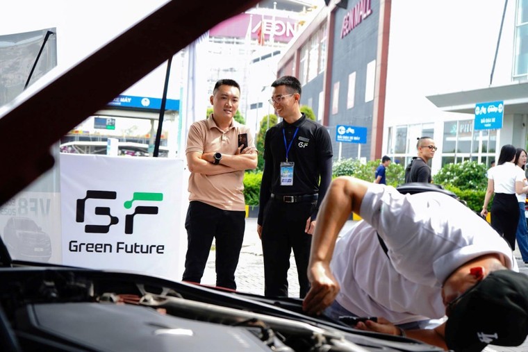 VinFast biến “đổi xăng sang điện” thành chuyện dễ như mua sắm cuối tuần ảnh 1