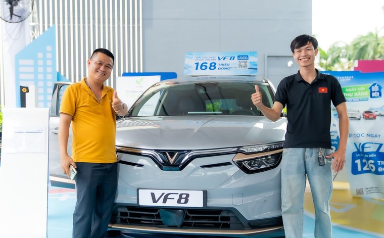 VinFast biến “đổi xăng sang điện” thành chuyện dễ như mua sắm cuối tuần ảnh 3