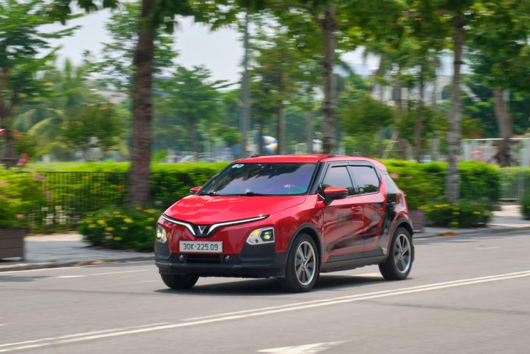 Chủ xe VinFast VF 5 sau 2 năm sử dụng: “Không khói bụi, tiết kiệm, dùng rẻ ngang xe máy” ảnh 4