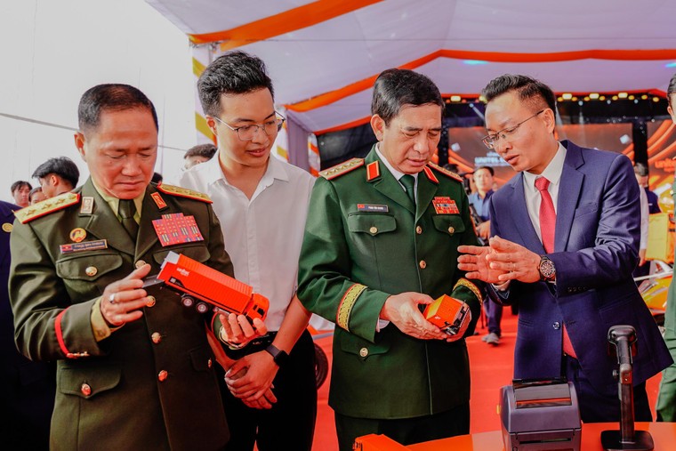 Viettel mở rộng kinh doanh logistics tại Lào ảnh 1