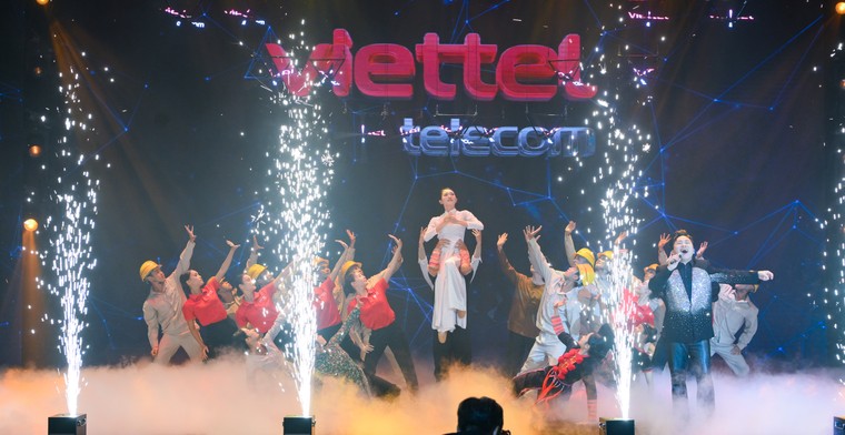 Viettel Telecom nhận Huân chương Lao động hạng Nhất và kỷ niệm 25 năm Ngày truyền thống ảnh 8