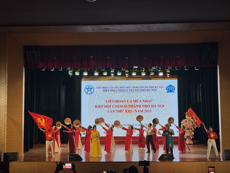 Hiệp hội UNESCO thành phố Hà Nội tổ chức Liên hoan Ca Múa Nhạc lần thứ XXI ảnh 3