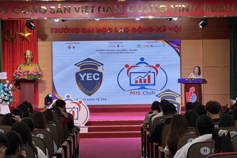 Trường Đại học Lao động Xã hội ra mắt hai câu lạc bộ chuyên ngành mới cho sinh viên ảnh 1