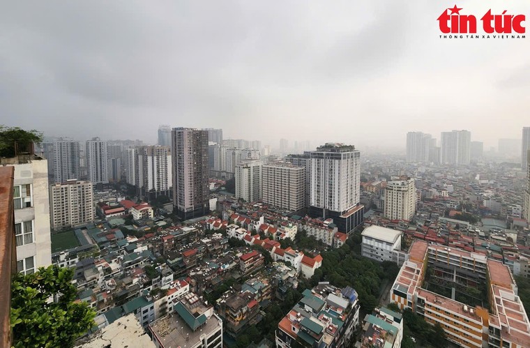 Hình ảnh Hà Nội mịt mù trong khói bụi, ô nhiễm chạm ngưỡng nguy hại ảnh 1