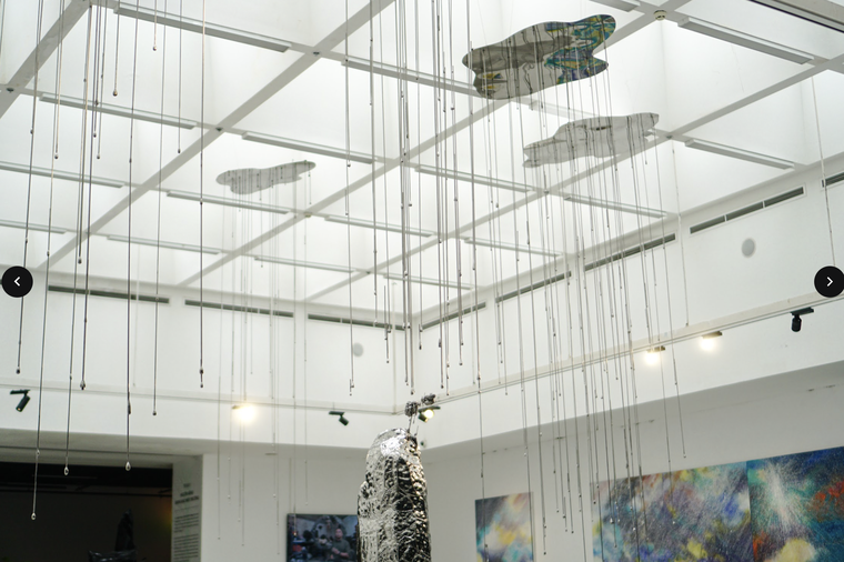 Triển lãm “Tỏa V – Điểm chạm khoa học”: Cuộc đối thoại giữa nghệ sĩ và khán giả ảnh 2