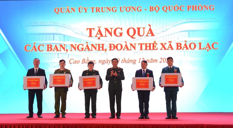 Đại tướng Phan Văn Giang dự Lễ khởi công dự án Trung tâm y tế Bảo Lạc, tỉnh Cao Bằng ảnh 3