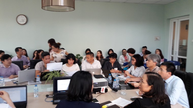 Trường Đoàn Thị Điểm Ecopark: Bỏ thu tiền giữ chỗ, phụ huynh vẫn bức xúc ảnh 2