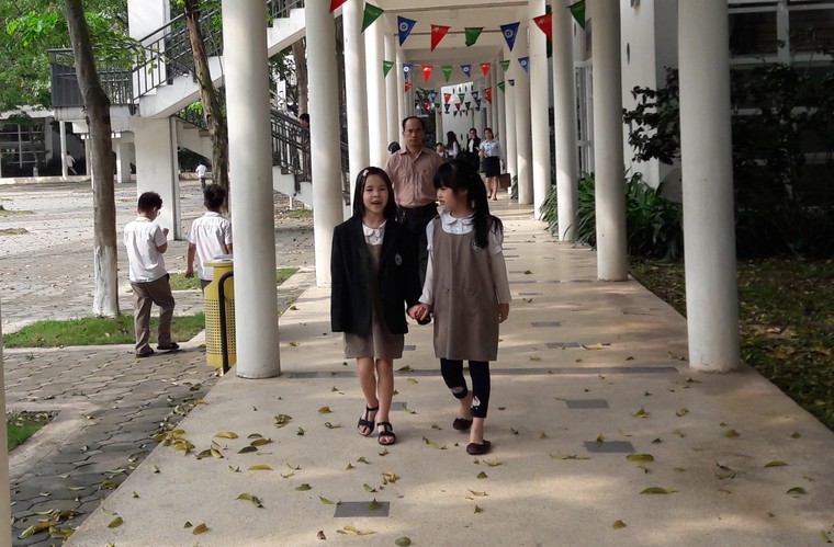 Trường Đoàn Thị Điểm Ecopark: Bỏ thu tiền giữ chỗ, phụ huynh vẫn bức xúc ảnh 3