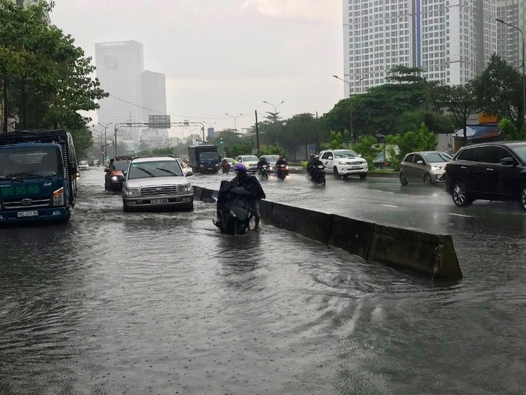 Trạm bơm chống ngập 'khủng' tạm dừng hoạt động ảnh 1