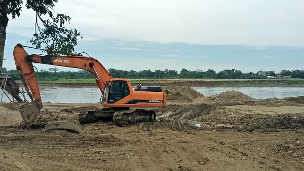 Cẩm Thủy (Thanh Hóa): Xót xa đứng nhìn hàng chục héc- ta đất nông nghiệp trôi theo dòng nước ảnh 2